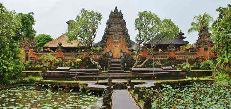 Bali Tanah Lot AVI assurance voyage Bali Indonésie