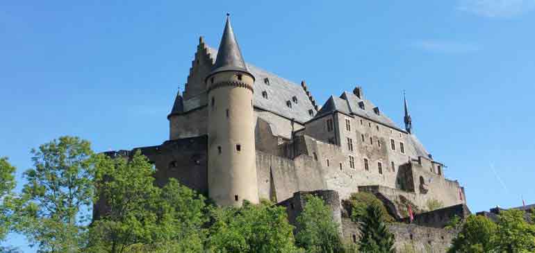 chateau de Vianden luxembourg AVI assurance voyages