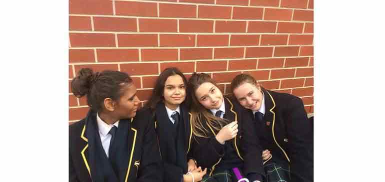 Programme high school par Calvin Thomas AVI International